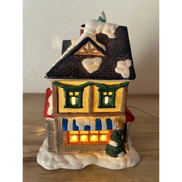 Vintage Village English Cottage Collection Lighted Hand Painted Porcelain House - Picture 5 of 11